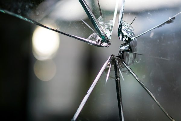 Réparer une vitre cassée : les solutions