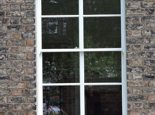 Quel type de vitrage isolant est le plus adapté aux bâtiments ?