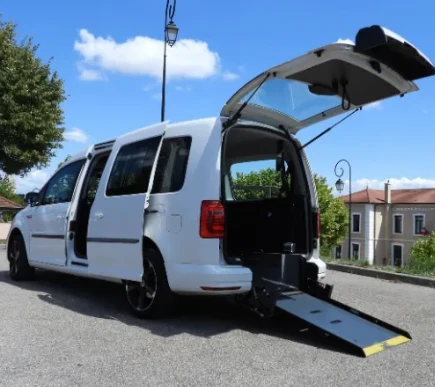 taxi-transport-tpmr-lyon-vehicule-adapte